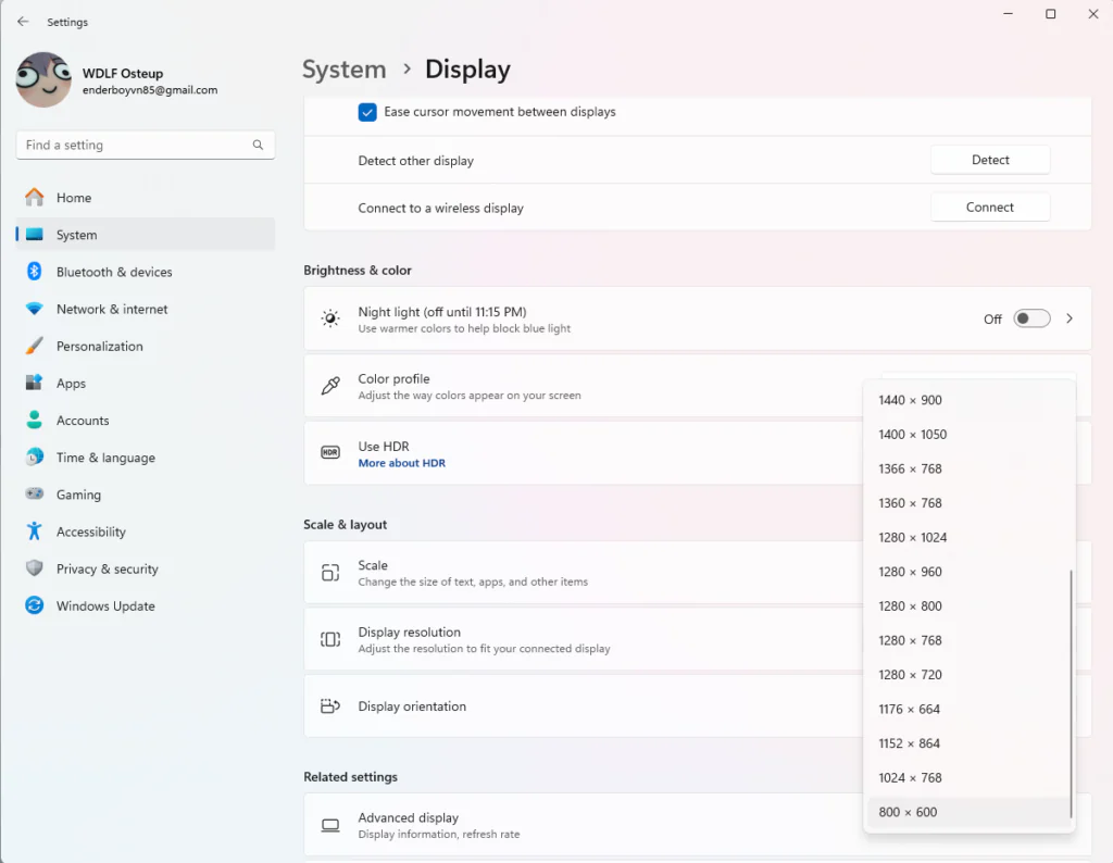 Adjusting display resolution in Windows settings for integrated GPU systems